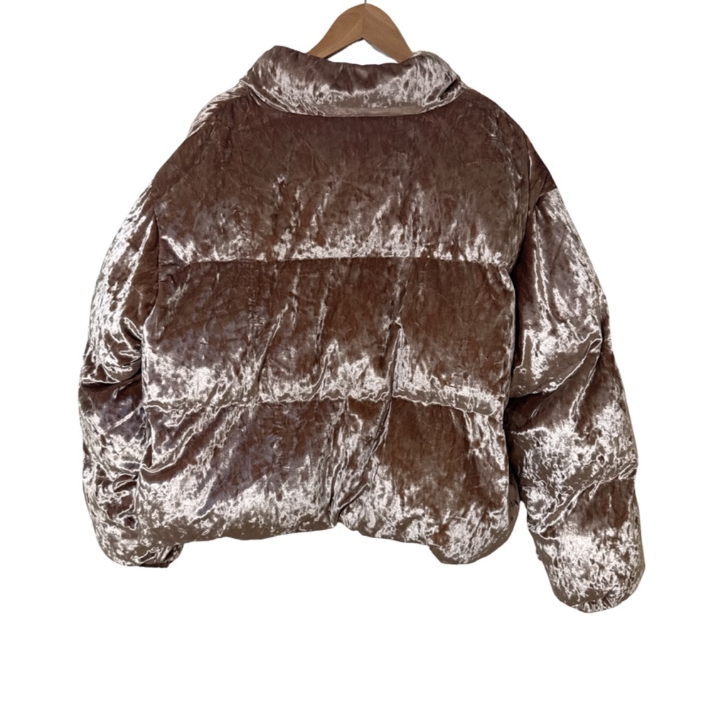 Fabletics Velvet Puffer Jacket Champagne color Size 1X - Picture 11 of 14